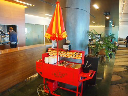 Air NZ Lounge hot dog