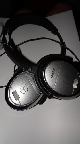 Lufthansa noise cancelling headphone business class
