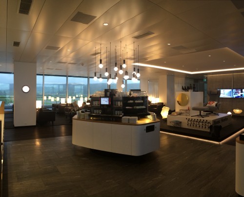 Swiss business class lounge E Zurich