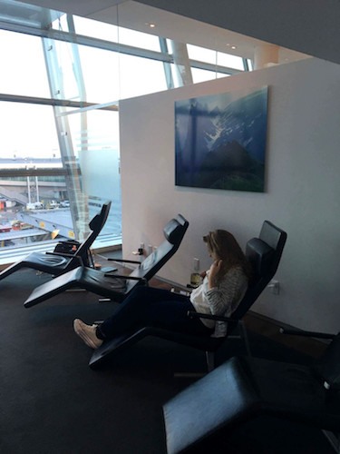 Relaxation chairs, SWISS Lounge JFK