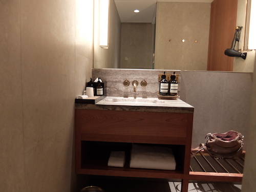 The Pier Lounge Showers.