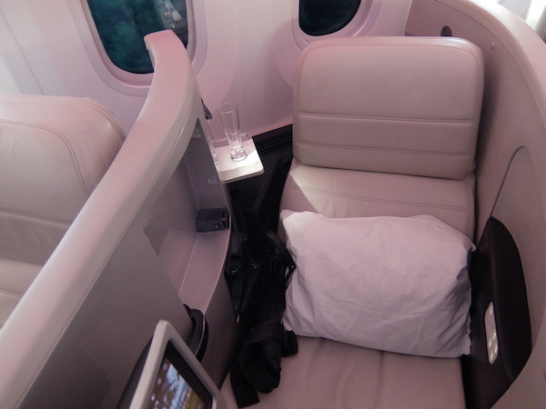 High walls between the seats means the pods are actually very private once you are in your seat.