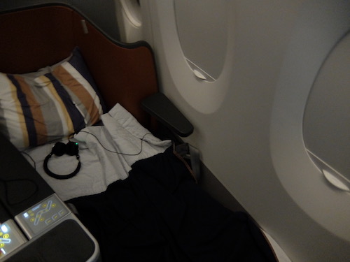 Fully flat bed onboard Lufthansa A350 business class