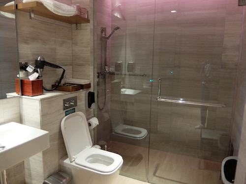 SilverKris First Class Lounge Showers.