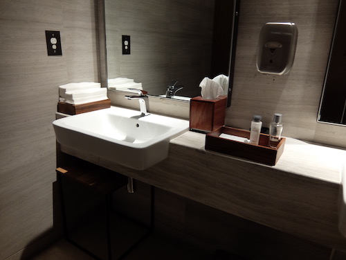 SilverKris First Class Lounge Showers.