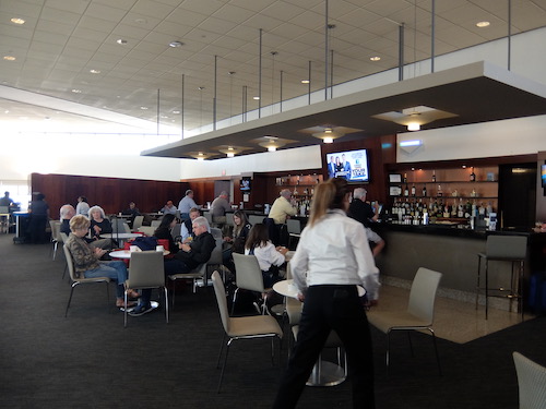 United Club Bar at Newark Airport