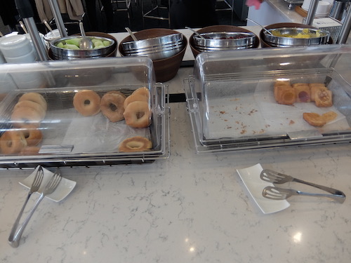 Breakfast at the United Club in Newark Airport