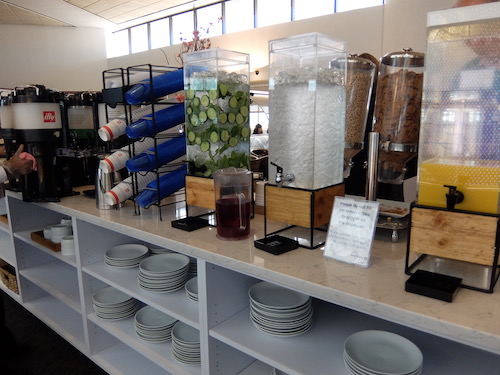 Breakfast at the United Club in Newark Airport