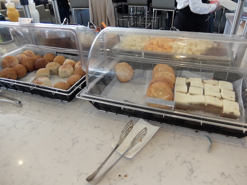 Lunch at the United Club in Newark Airport