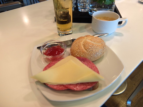 Breakfast is served in the Lufthansa business class lounge.