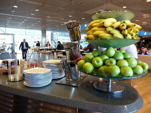 Fresh fruit available in the Lufthansa lounge buffet.