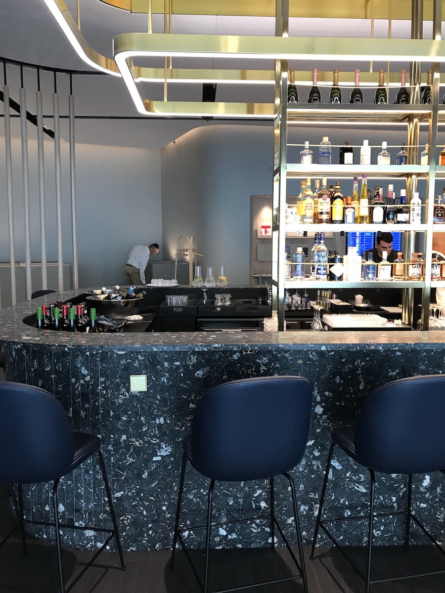 Finnair Platinum Lounge Bar