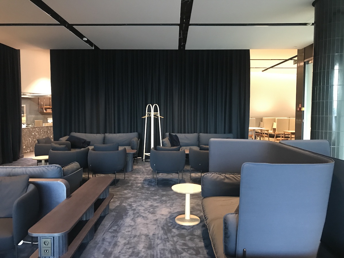 Luxurious furnishings throughout the Finnair Platinum Lounge.
