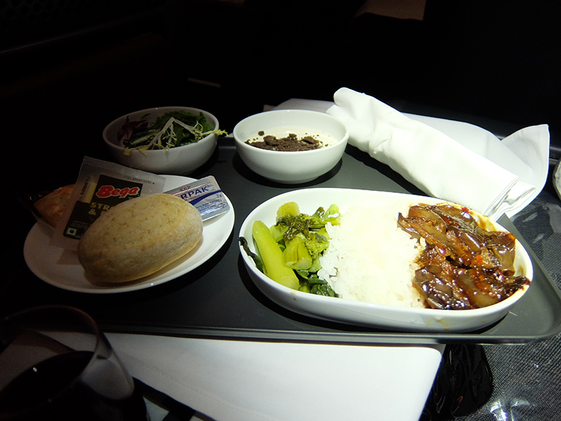 Dinner meal - Qantas Dreamliner Premium Economy