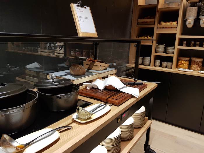 Hot soup in the SWISS Alpine Lounge