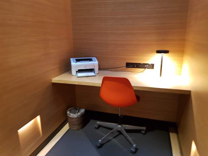 SWISS First Class Lounge Work Station