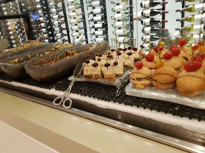 Star Alliance LA Business Class Lounge Buffet