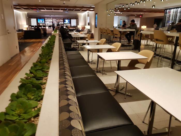 Star Alliance Business Class Lounge - LA