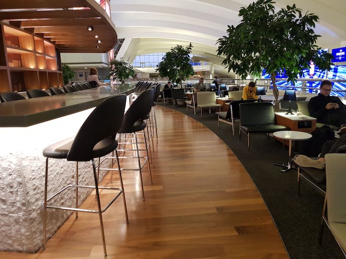 Star Alliance Business Class Lounge - LA