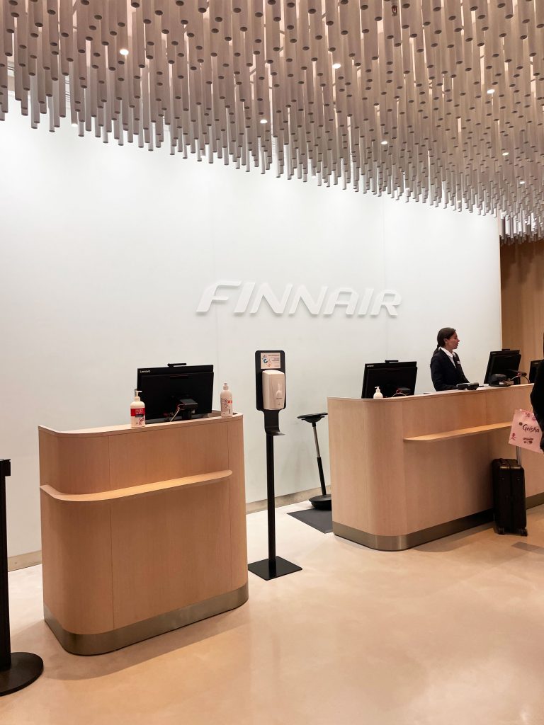 Finnair_business_class_lounge_helsinki_airport