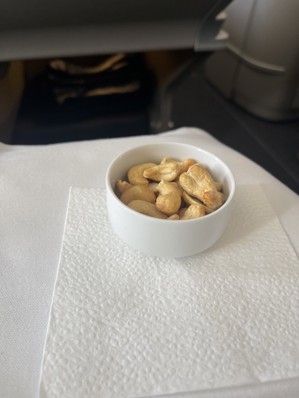 Lufthansa_business_class_airbus_snack