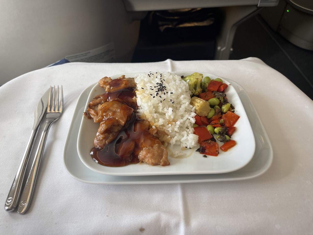 Lufthansa_business_class_airbus_main_meal
