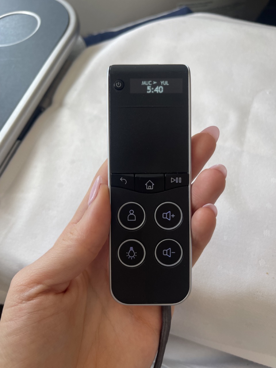 Lufthansa_business_class_airbus_TV_remote