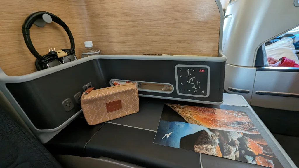 Qantas A330 Business Class Amenity Kit & Menu