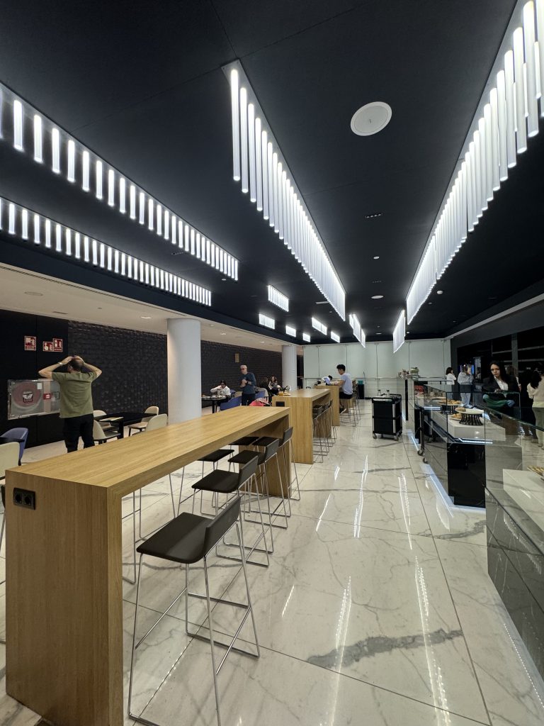 High Seating Available in Sala VIP Miró Lounge