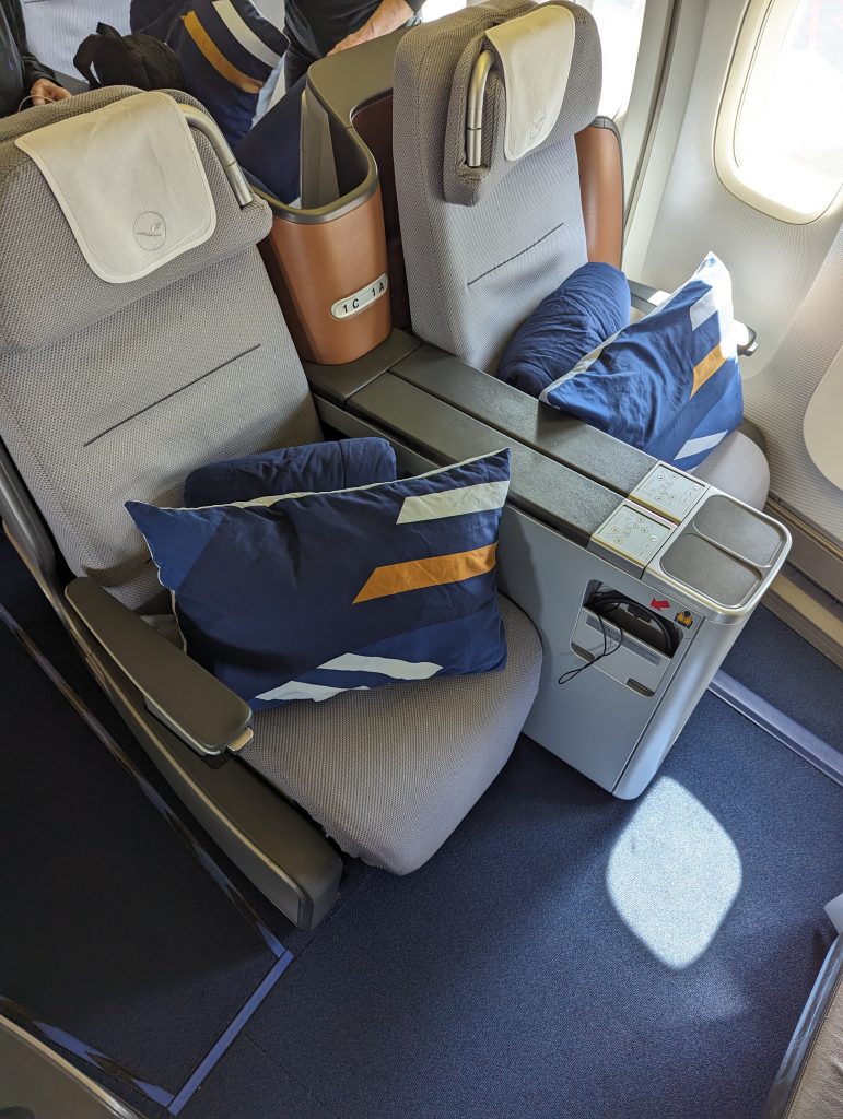 Lufthansa 747-400 Business Seats